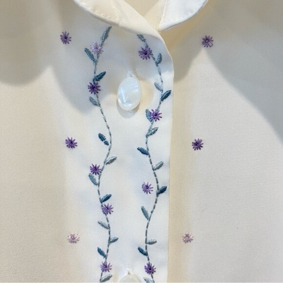 Vintage Koret Floral Embroidered Ladies Collared Button Down Shirt Coquette Girl - Picture 3 of 16